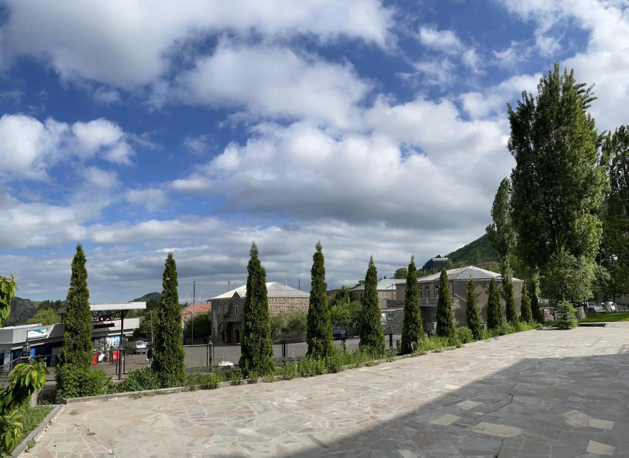 Yolyans Hotel Goris Zewnętrze zdjęcie