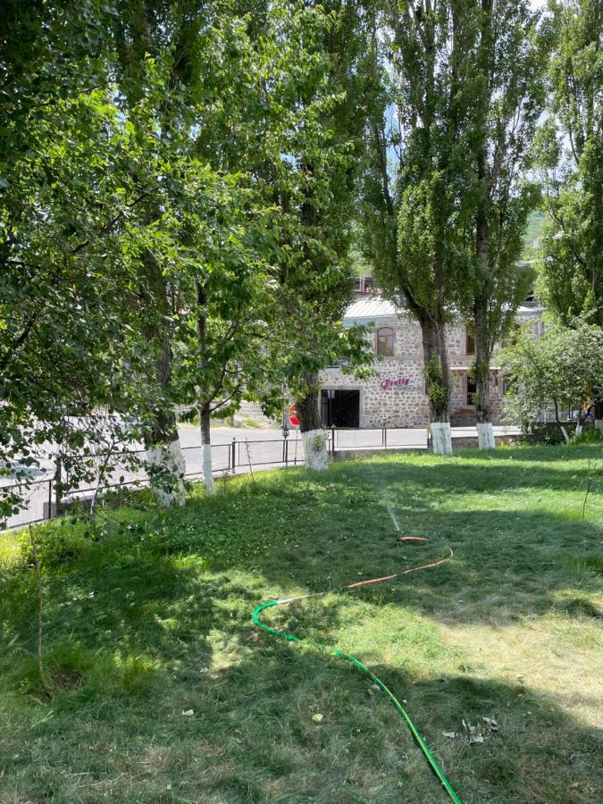 Yolyans Hotel Goris Zewnętrze zdjęcie